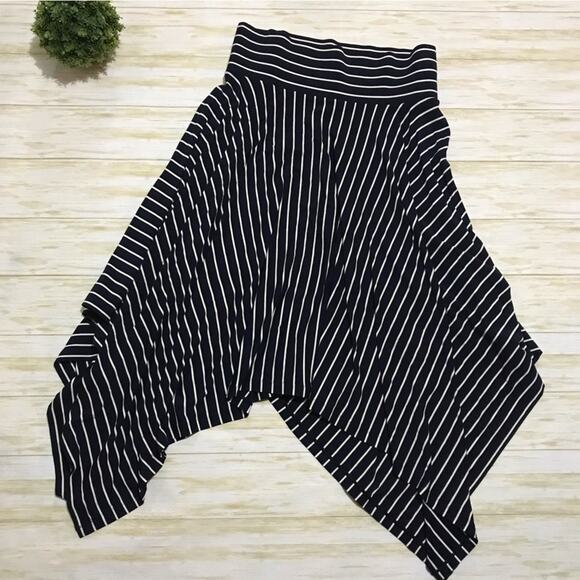 Cabi Modest Midi Jersey‎ Nautical Coastal HandkerchiefHem Stripe Skirt Medium - Picture 1 of 3